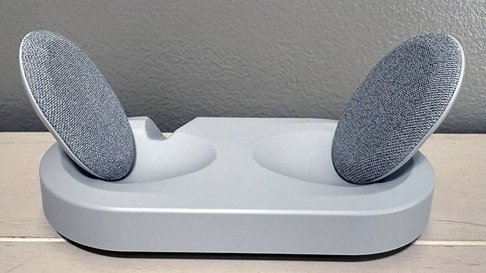 Wireless charging stand for Fractal Design's Scape headset.